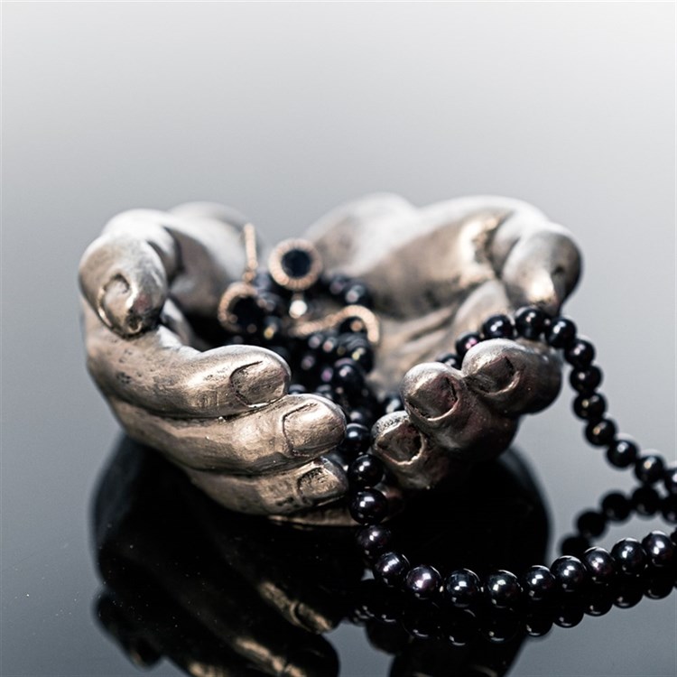 Подставка для украшений Ладони U09232-S полистоун цв.серебро - фото 240793