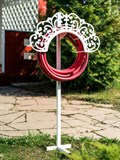 Декоративная металлическая подставка для садового шланга - фото 233160
