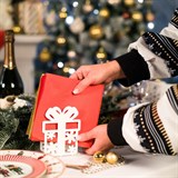 Подставка под салфетки металлическая Подарок - фото 239544