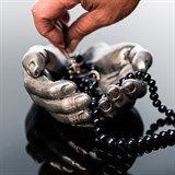 Подставка для украшений Ладони U09232-S полистоун цв.серебро - фото 240794