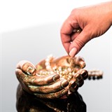 Подставка для украшений Ладони US09232 полистоун цв.под бронзу - фото 240802 Подставка для украшений Ладони US09232 полистоун цв.под бронзу - фото 240802