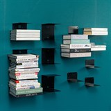 Невидимая настенная полка для книг - фото 242099